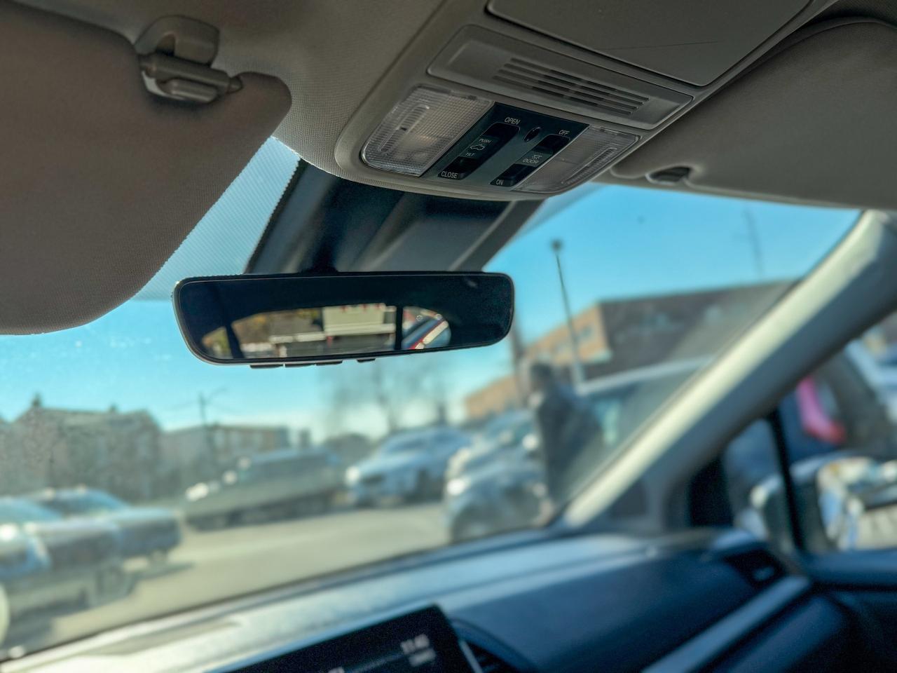 2019 Honda Odyssey EX/8 PASS/LOW KM/NO ACCIDENTS/CAMERA/REMOTE/ROOF Photo