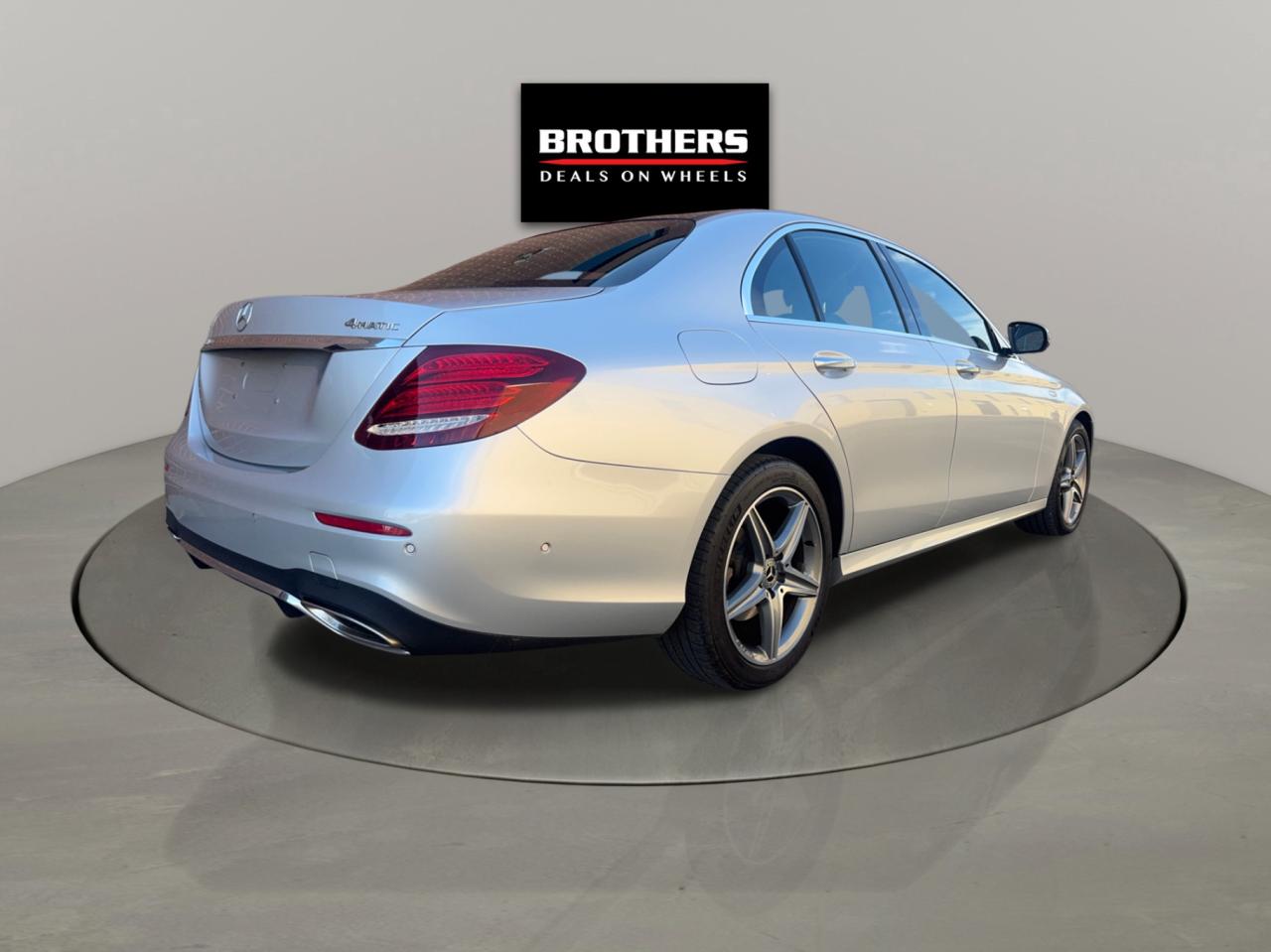 2018 Mercedes-Benz E-Class E 300 4MATIC Sedan Accident Free Photo