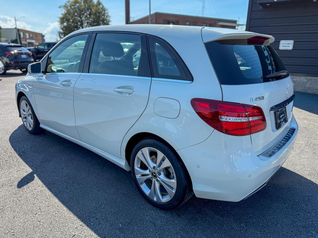 2019 Mercedes-Benz B-Class B250 Sports Tourer/NAVI/BSM/CAMERA/ROOF/LOW KM/2 L Photo2