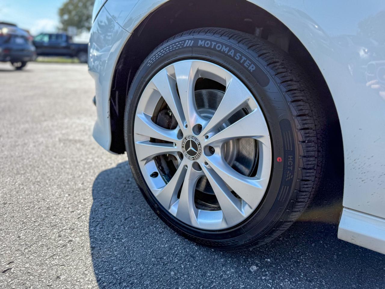 2019 Mercedes-Benz B-Class B250 Sports Tourer/NAVI/BSM/CAMERA/ROOF/LOW KM/2 L Photo