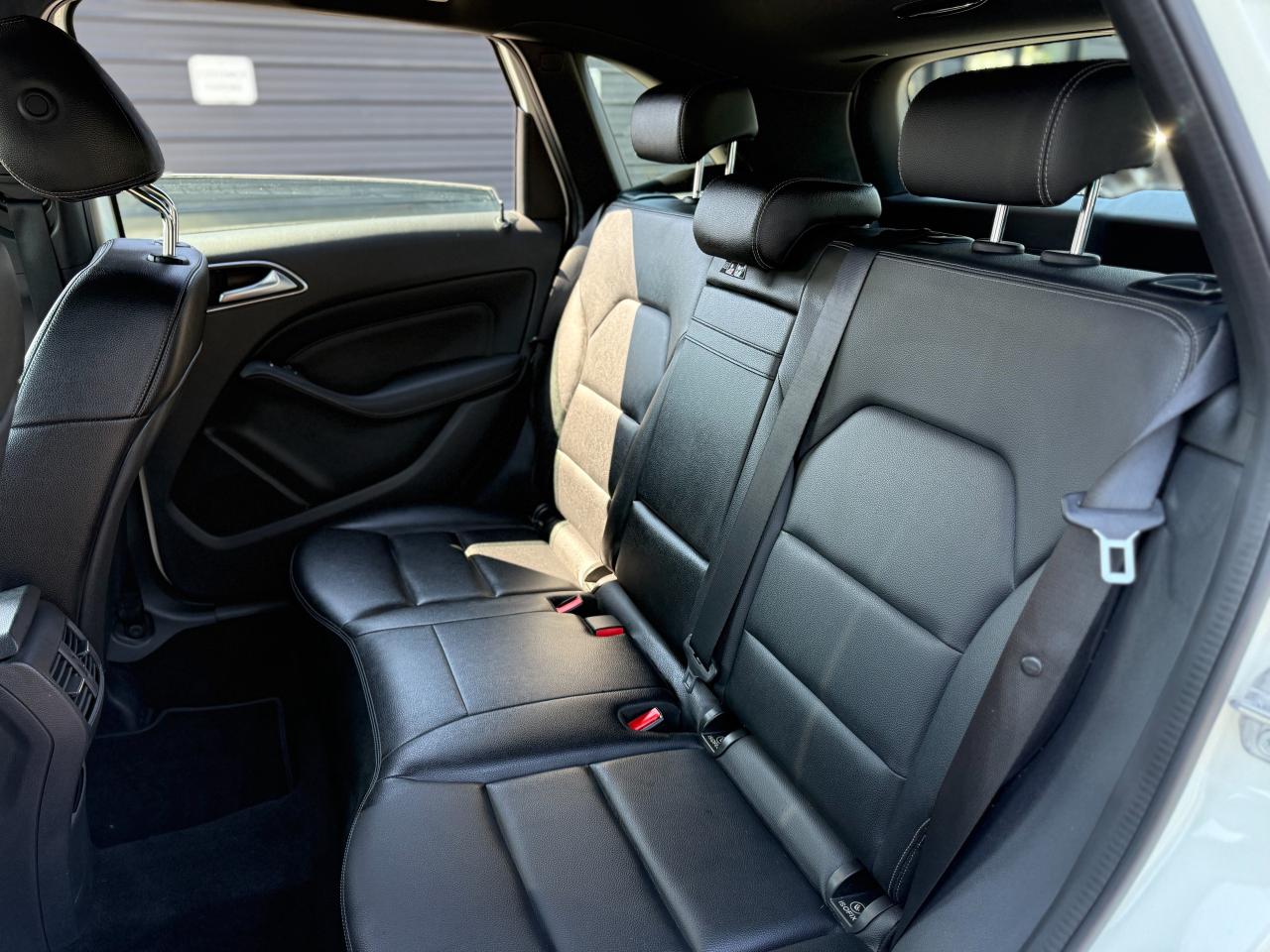 2019 Mercedes-Benz B-Class B250 Sports Tourer/NAVI/BSM/CAMERA/ROOF/LOW KM/2 L Photo