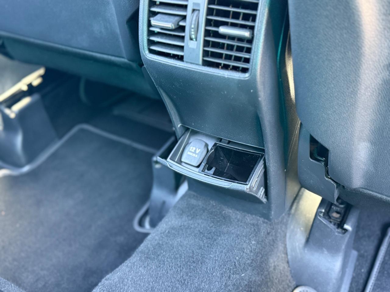 2019 Mercedes-Benz B-Class B250 Sports Tourer/NAVI/BSM/CAMERA/ROOF/LOW KM/2 L Photo