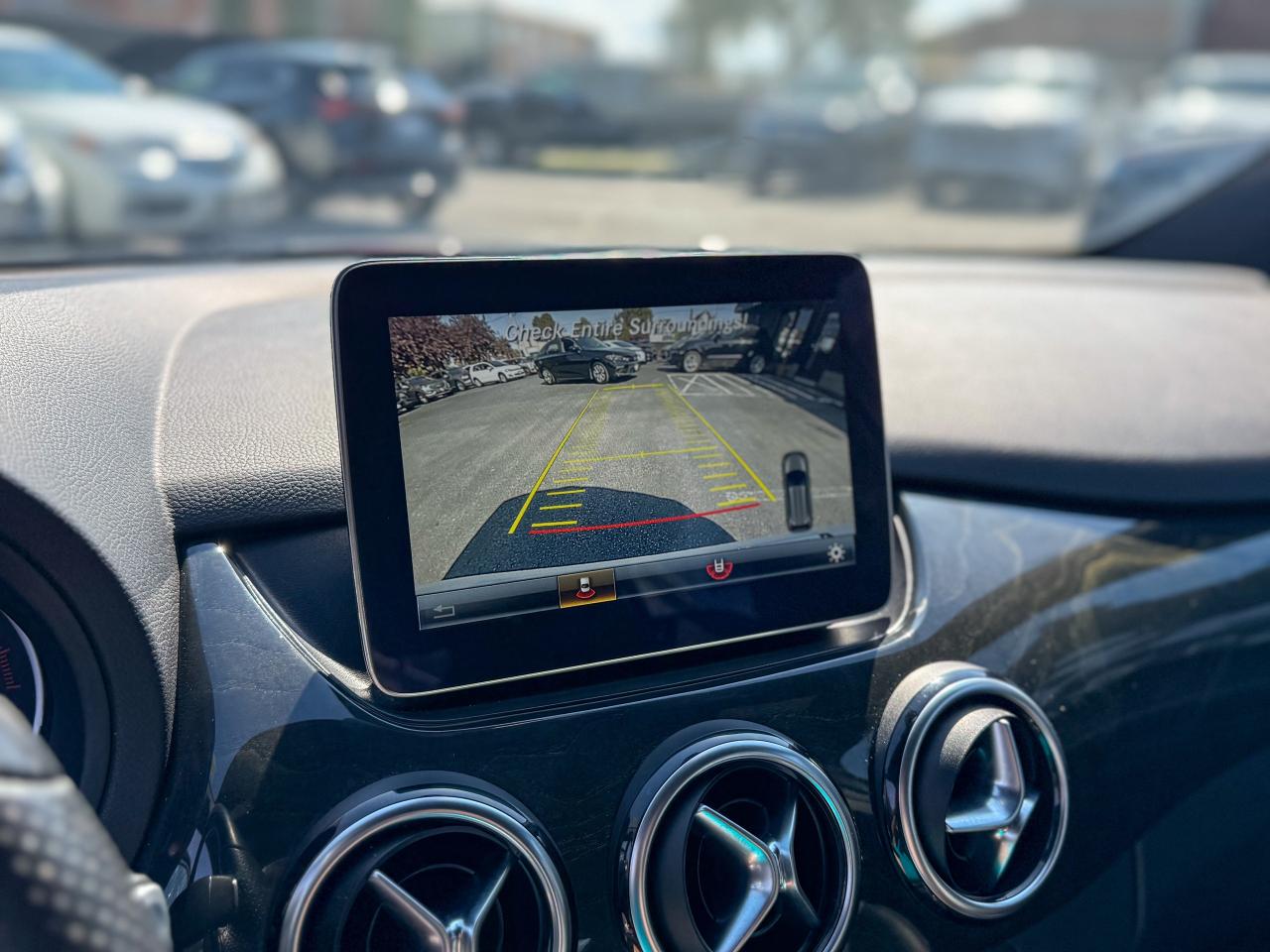 2019 Mercedes-Benz B-Class B250 Sports Tourer/NAVI/BSM/CAMERA/ROOF/LOW KM/2 L Photo