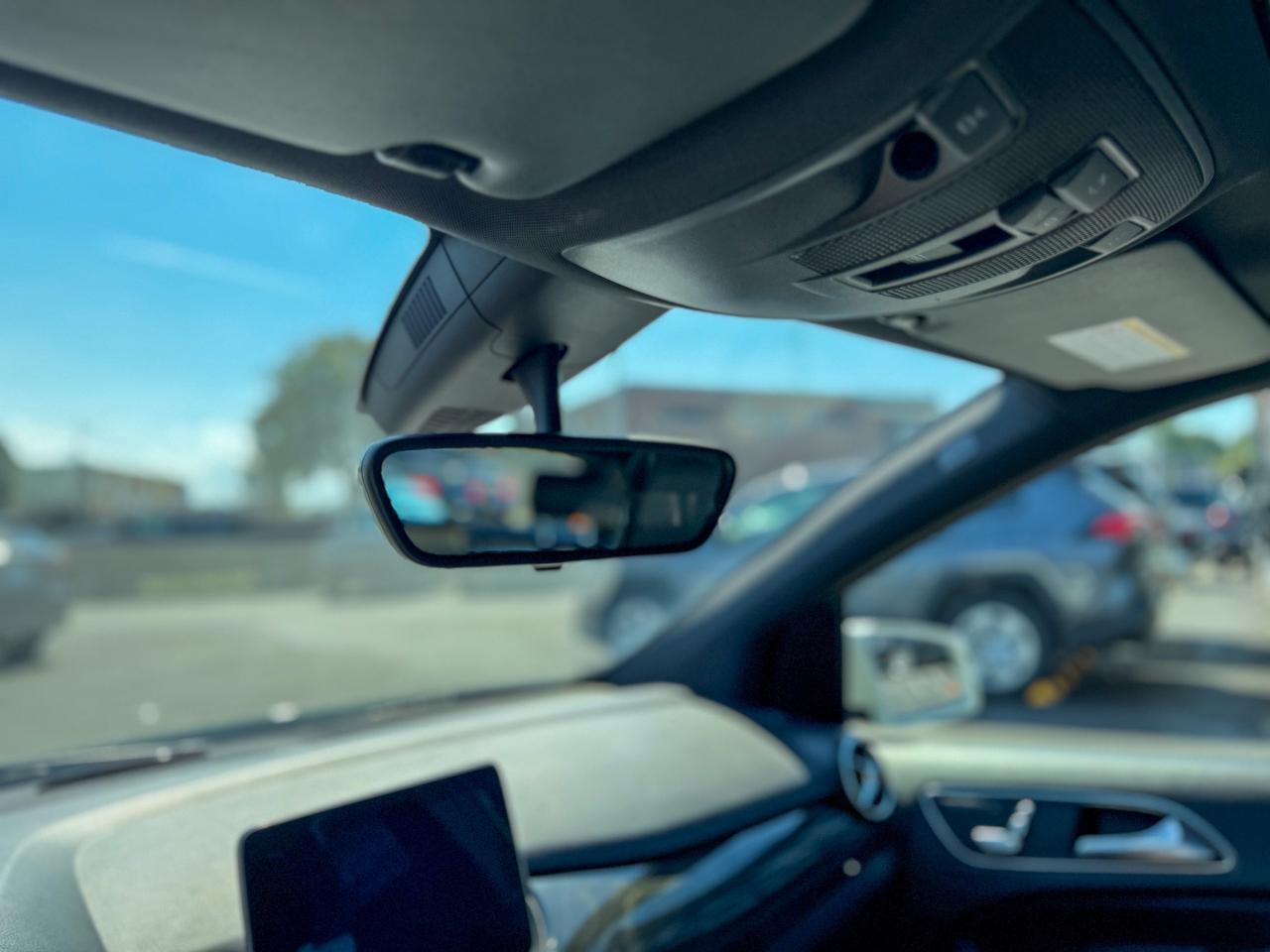 2019 Mercedes-Benz B-Class B250 Sports Tourer/NAVI/BSM/CAMERA/ROOF/LOW KM/2 L Photo