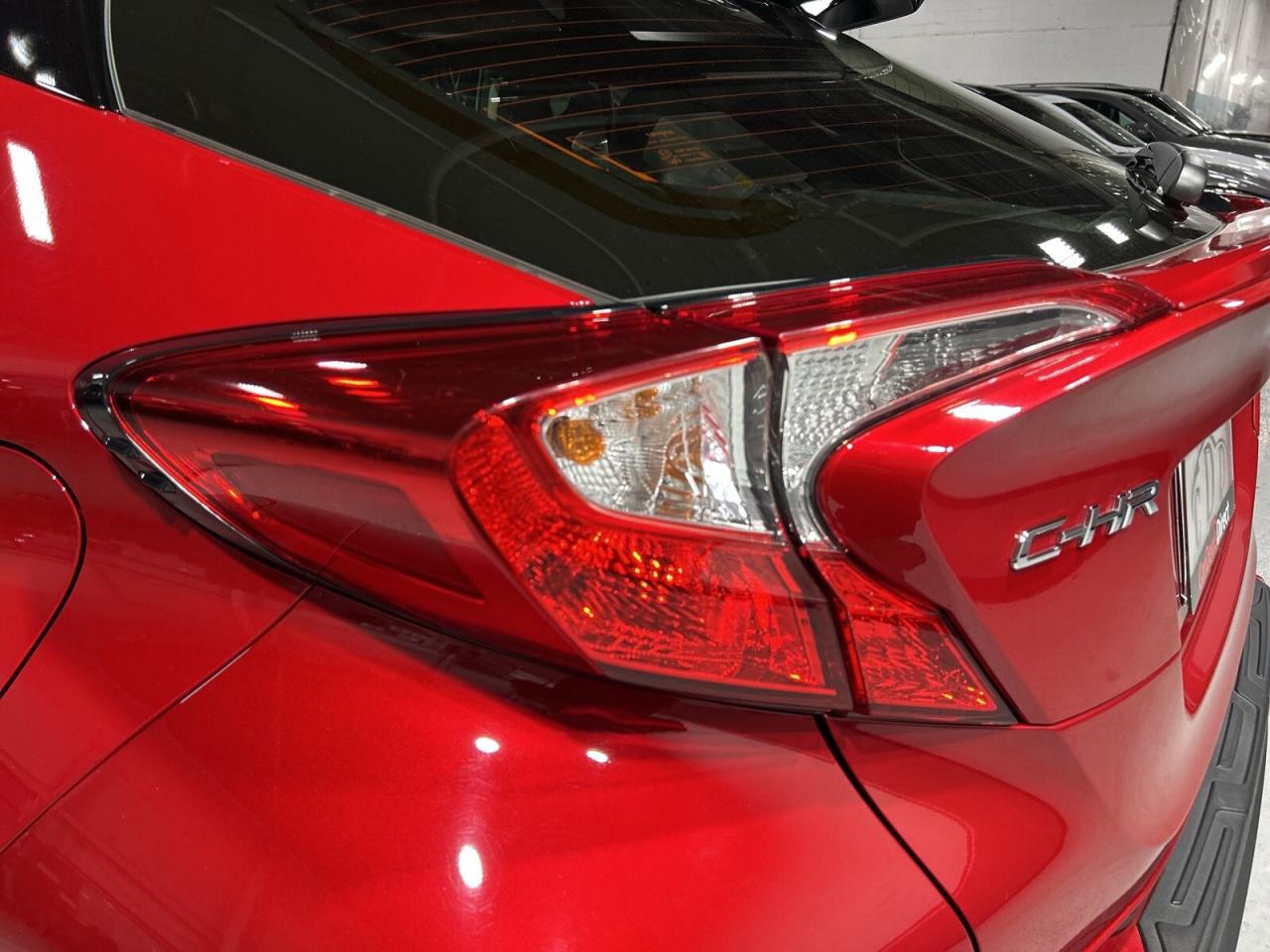 2021 Toyota C-HR Limited Top of the line / Leather / Sunroof / NAVI Photo2