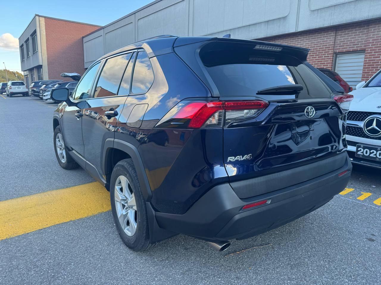 2019 Toyota RAV4 XLE, ONE OWNER, NO ACCIDENT Photo4