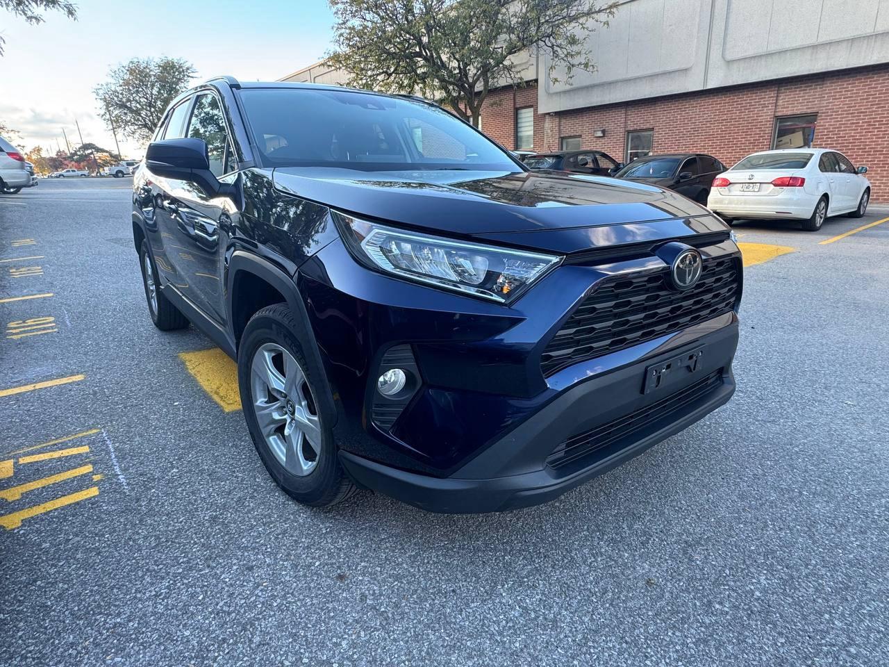 2019 Toyota RAV4 XLE, ONE OWNER, NO ACCIDENT Photo