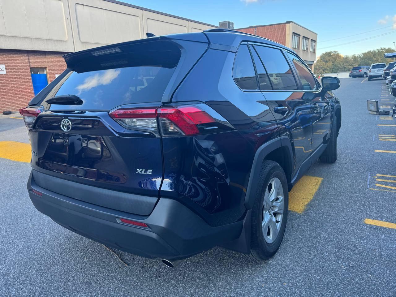 2019 Toyota RAV4 XLE, ONE OWNER, NO ACCIDENT Photo