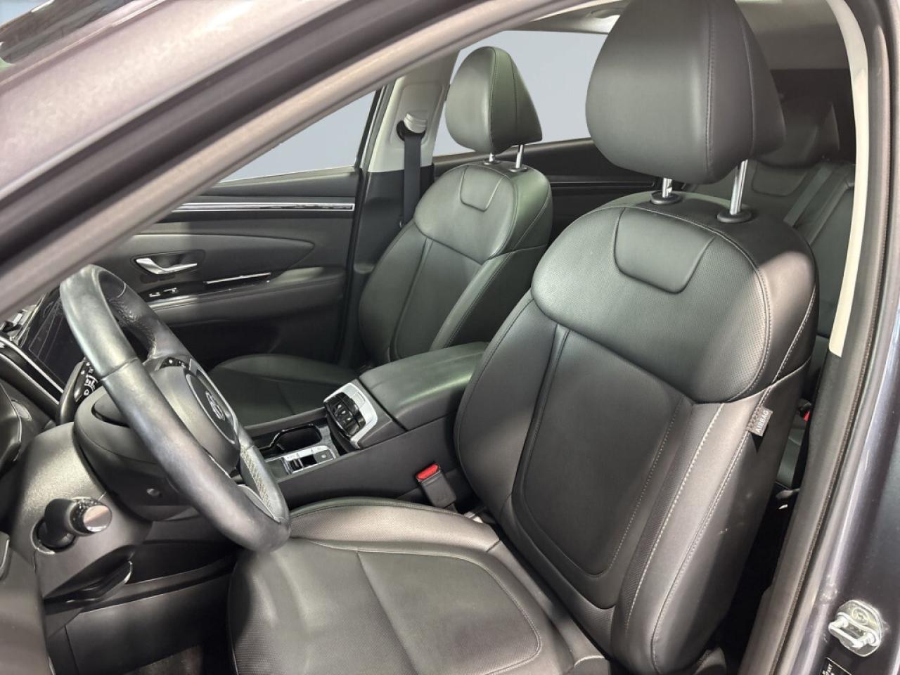 2024 Hyundai Tucson AWD / Panoroof / Leather / NAVI / Heated Seats / B Photo