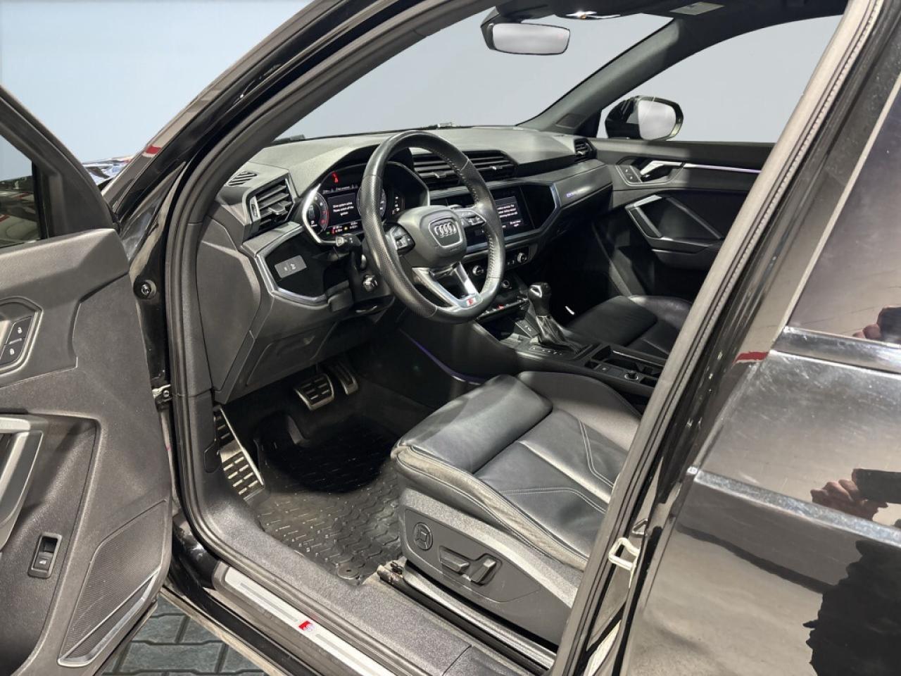 2020 Audi Q3 Technik S LIne quattro / PanoRoof / NAVI / B Cam / Photo