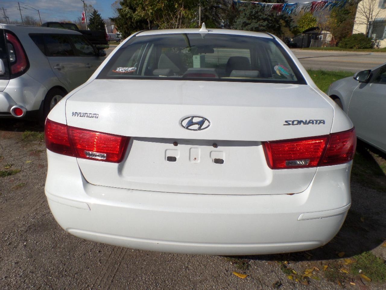 2010 Hyundai Sonata 4dr Sdn I4 Auto GL Photo