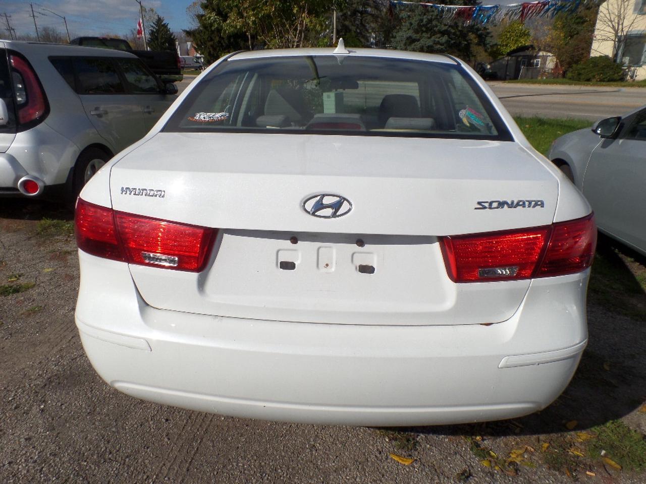 2010 Hyundai Sonata 4dr Sdn I4 Auto GL Photo