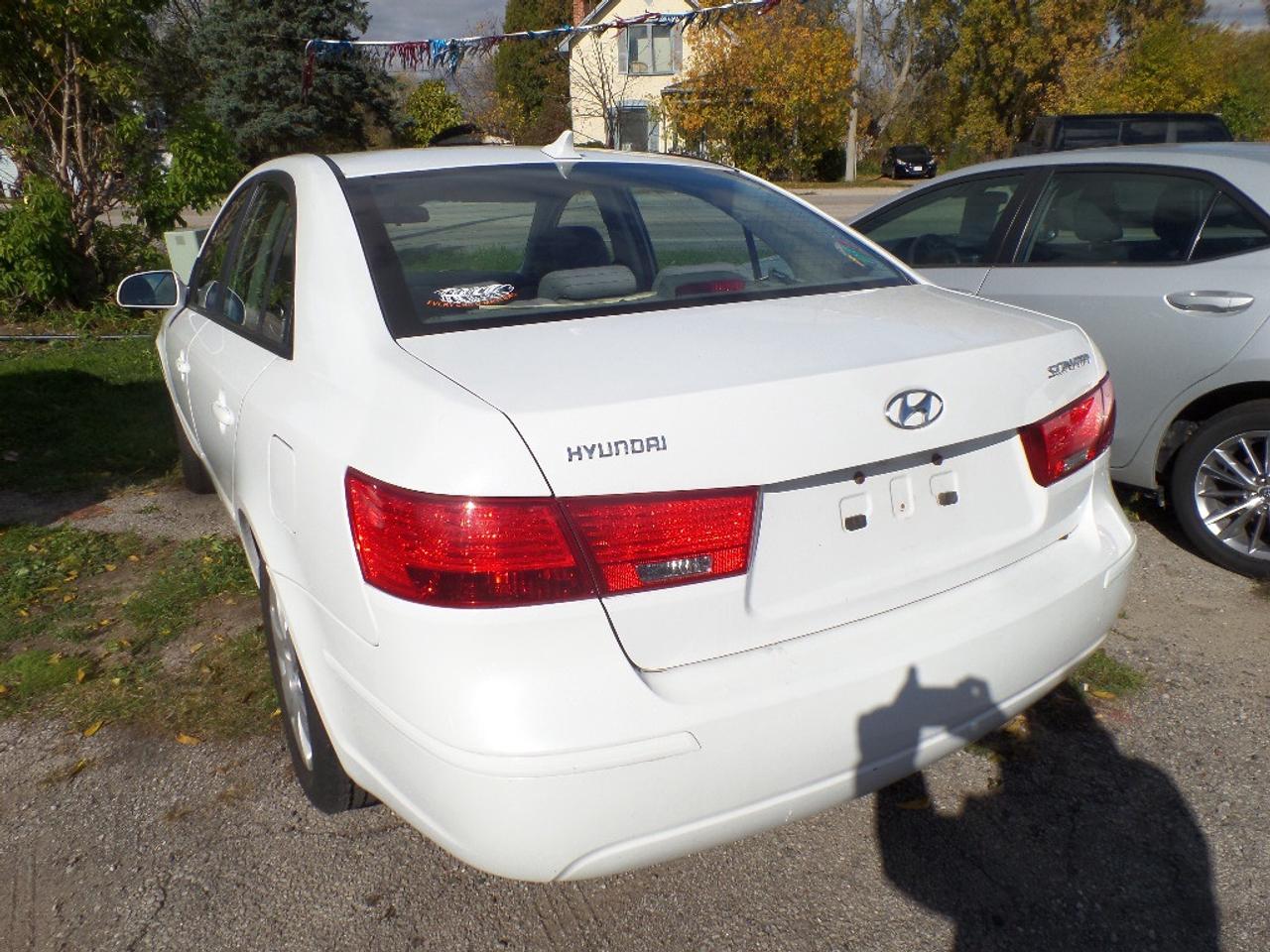 2010 Hyundai Sonata 4dr Sdn I4 Auto GL Photo