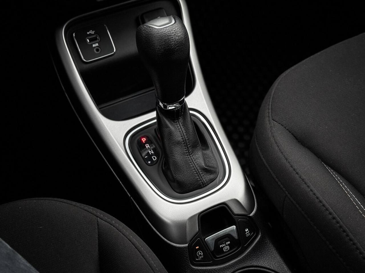 2018 Jeep Compass Sport   REMOTE START   HEATED SEATS   CRUISE CTRL Photo