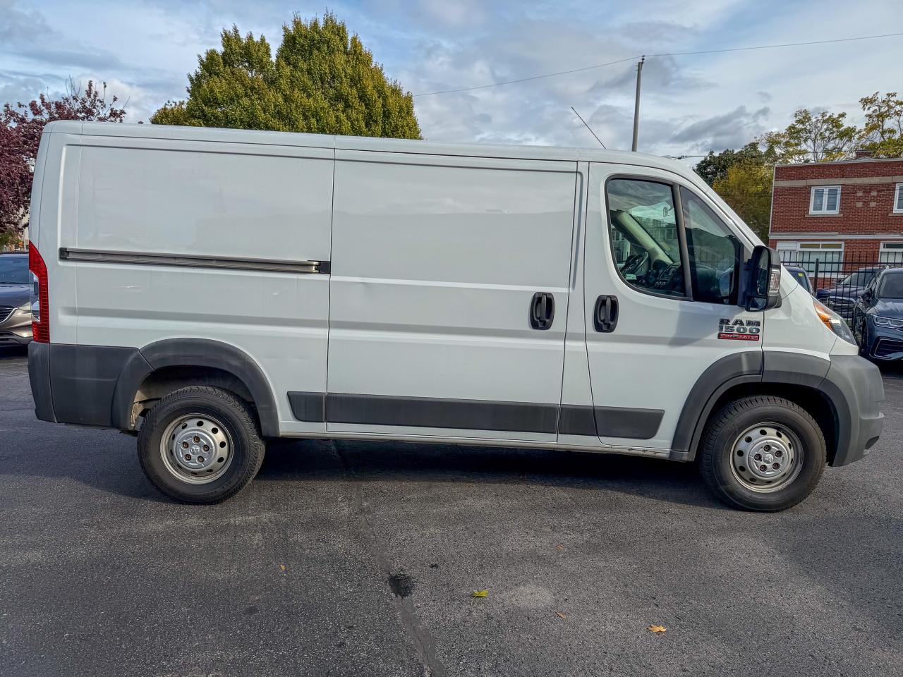 2015 RAM ProMaster Cargo Van 1500 Low Roof 136  WB/ DIESEL/LOW KM/NO ACCIDENTS Photo