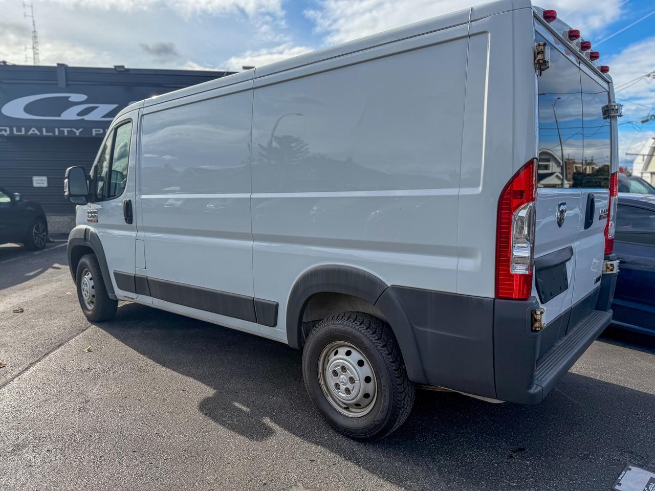 2015 RAM ProMaster Cargo Van 1500 Low Roof 136  WB/ DIESEL/LOW KM/NO ACCIDENTS Photo2