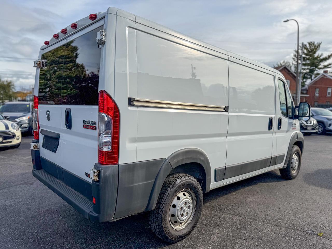 2015 RAM ProMaster Cargo Van 1500 Low Roof 136  WB/ DIESEL/LOW KM/NO ACCIDENTS Photo