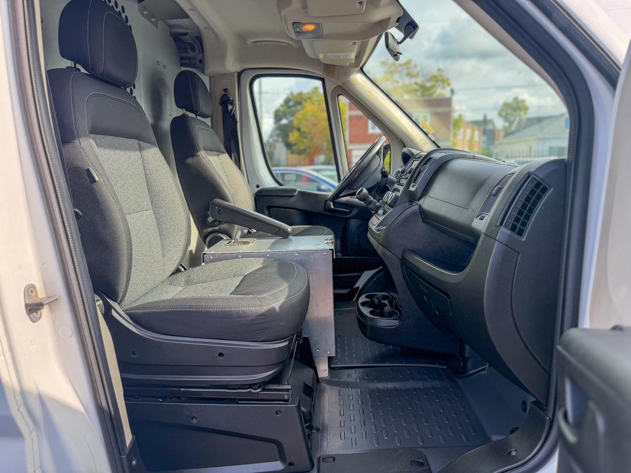 2015 RAM ProMaster Cargo Van 1500 Low Roof 136  WB/ DIESEL/LOW KM/NO ACCIDENTS Photo