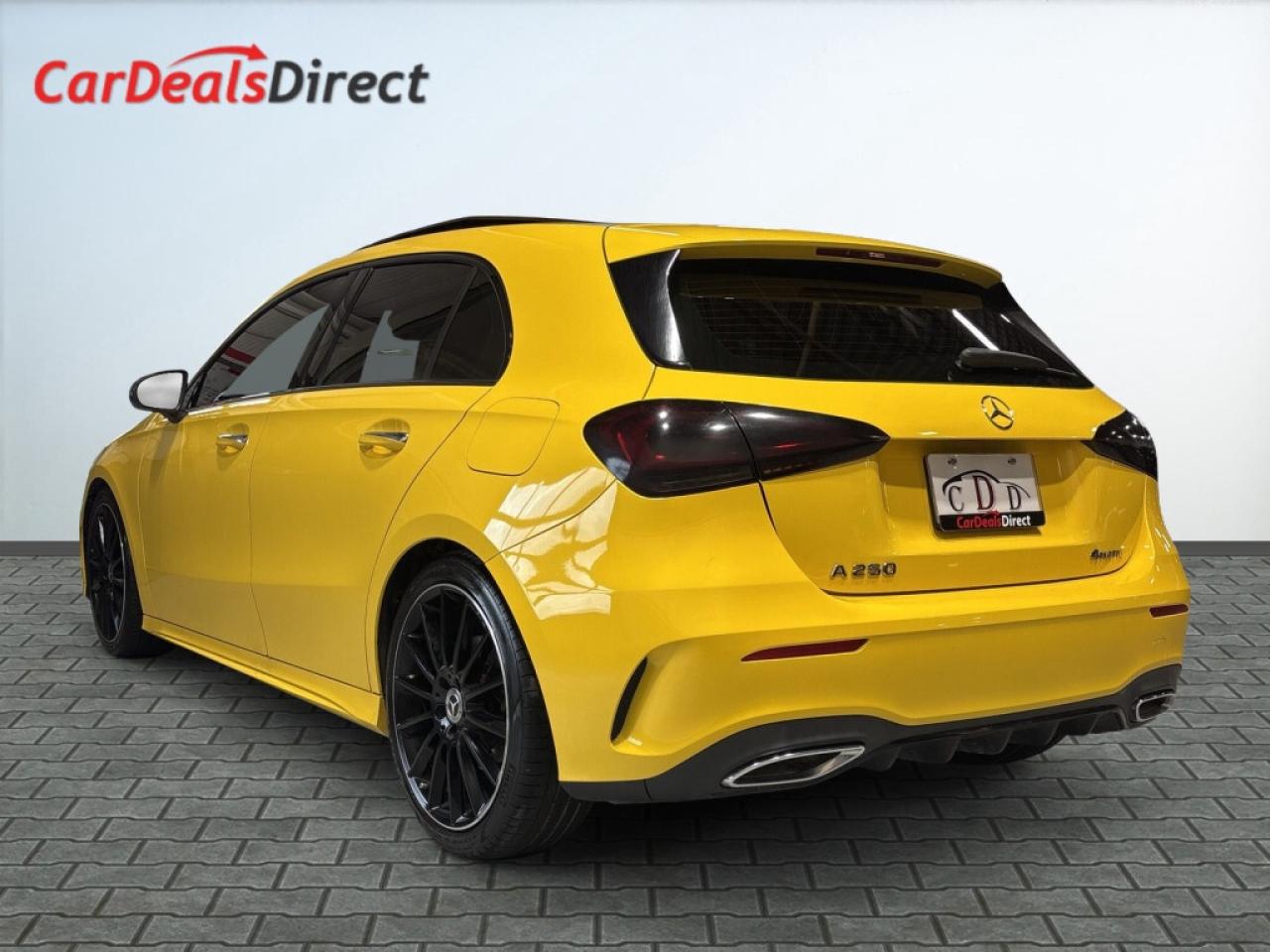 2019 Mercedes-Benz A-Class A 250 4MATIC / AMG Pkg / White Leather / Sunroof / Photo