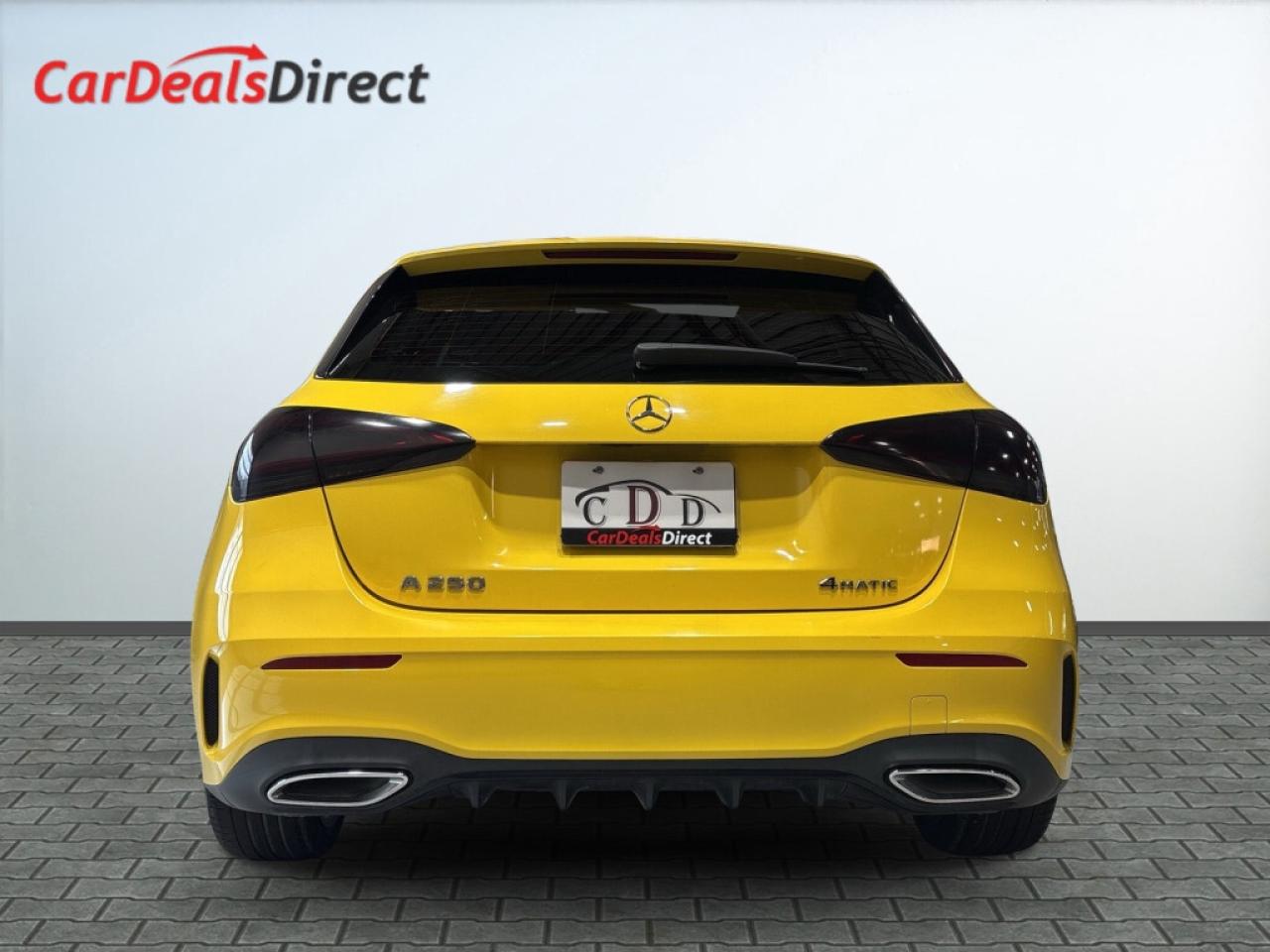 2019 Mercedes-Benz A-Class A 250 4MATIC / AMG Pkg / White Leather / Sunroof / Photo