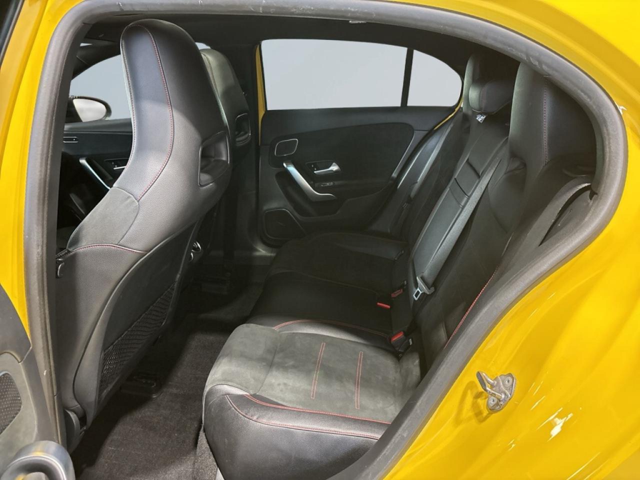 2019 Mercedes-Benz A-Class A 250 4MATIC / AMG Pkg / White Leather / Sunroof / Photo