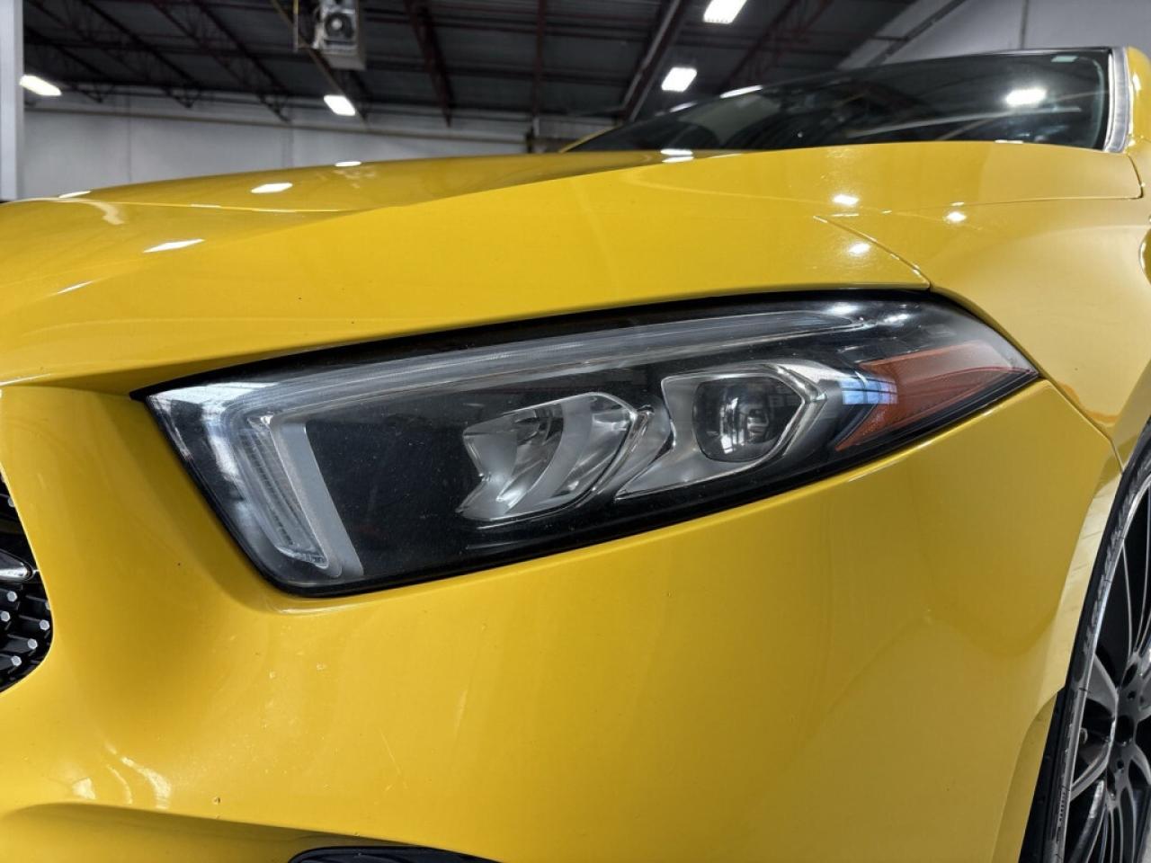 2019 Mercedes-Benz A-Class A 250 4MATIC / AMG Pkg / White Leather / Sunroof / Photo