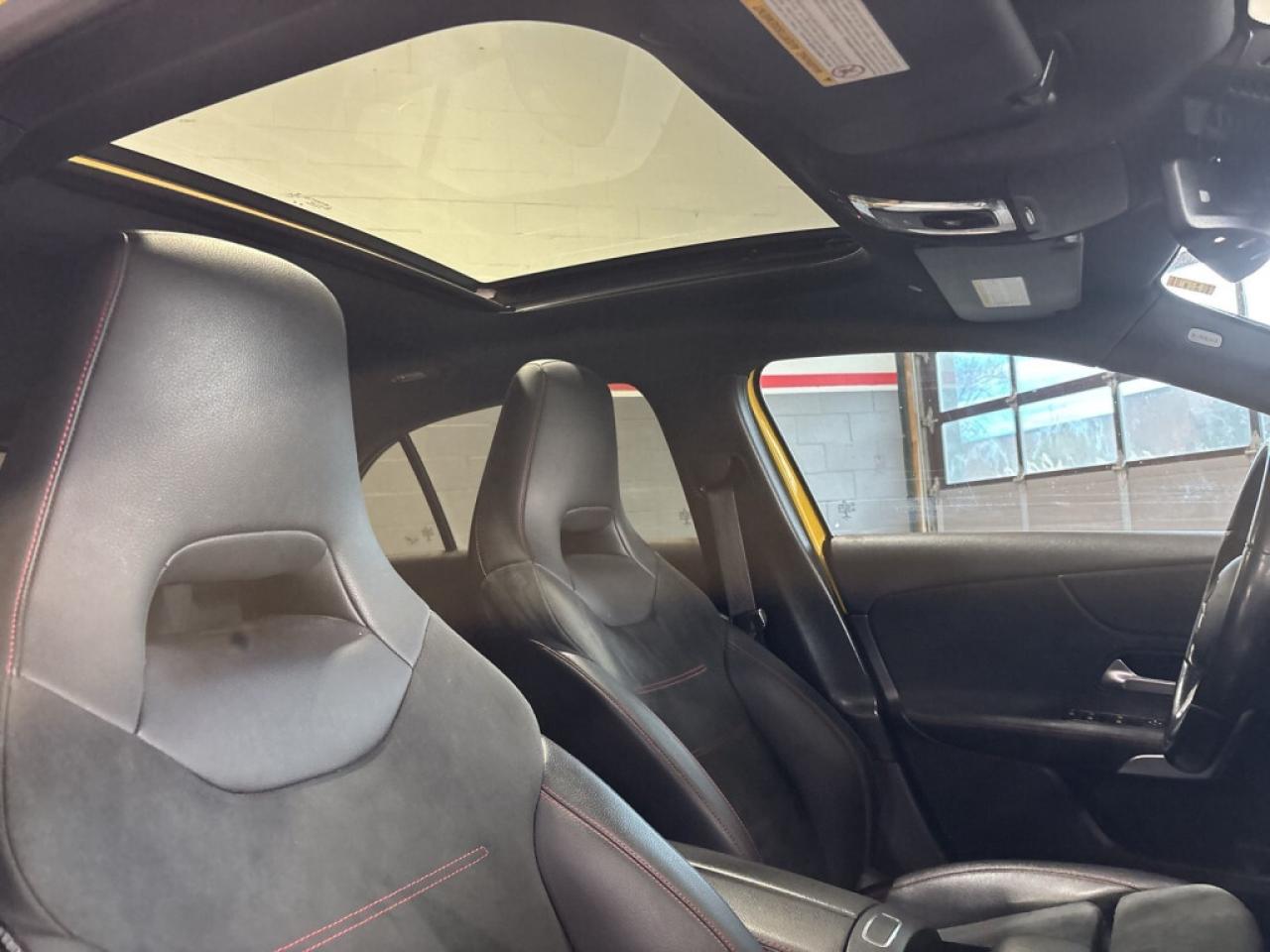 2019 Mercedes-Benz A-Class A 250 4MATIC / AMG Pkg / White Leather / Sunroof / Photo