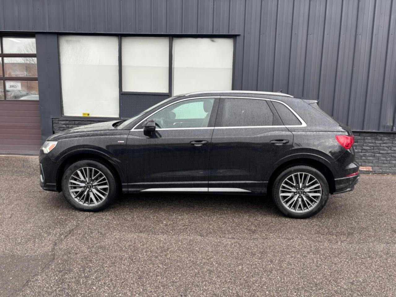 2022 Audi Q3 Technik S Line/Sunroof/Brown Leather/NAVI/Android/ Photo