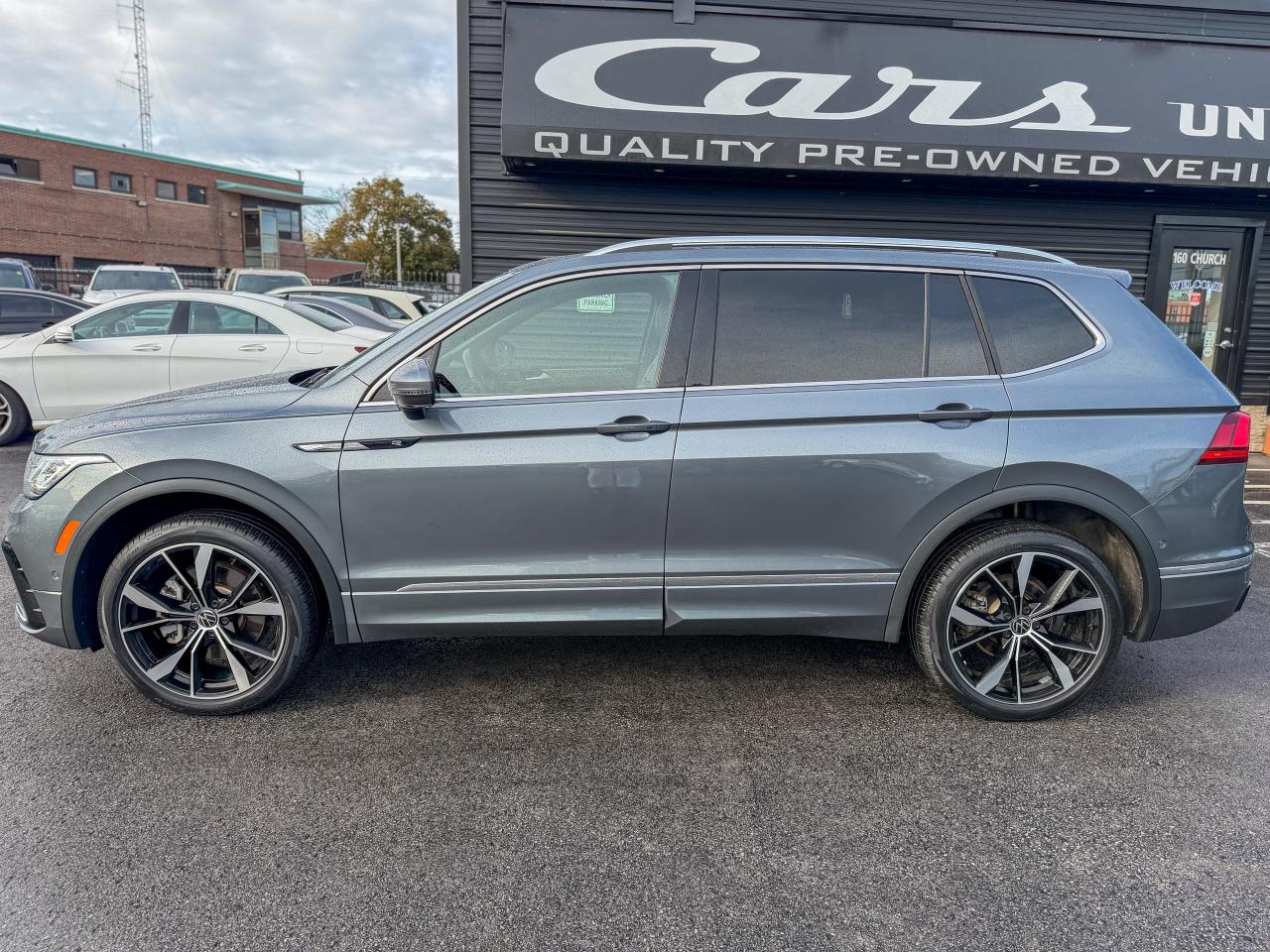 2024 Volkswagen Tiguan Highline R-Line 4MOTION/BSM/NAVI/360 CAMERA/REMOTE Photo