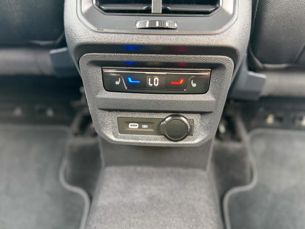 2024 Volkswagen Tiguan Highline R-Line 4MOTION/BSM/NAVI/360 CAMERA/REMOTE Photo