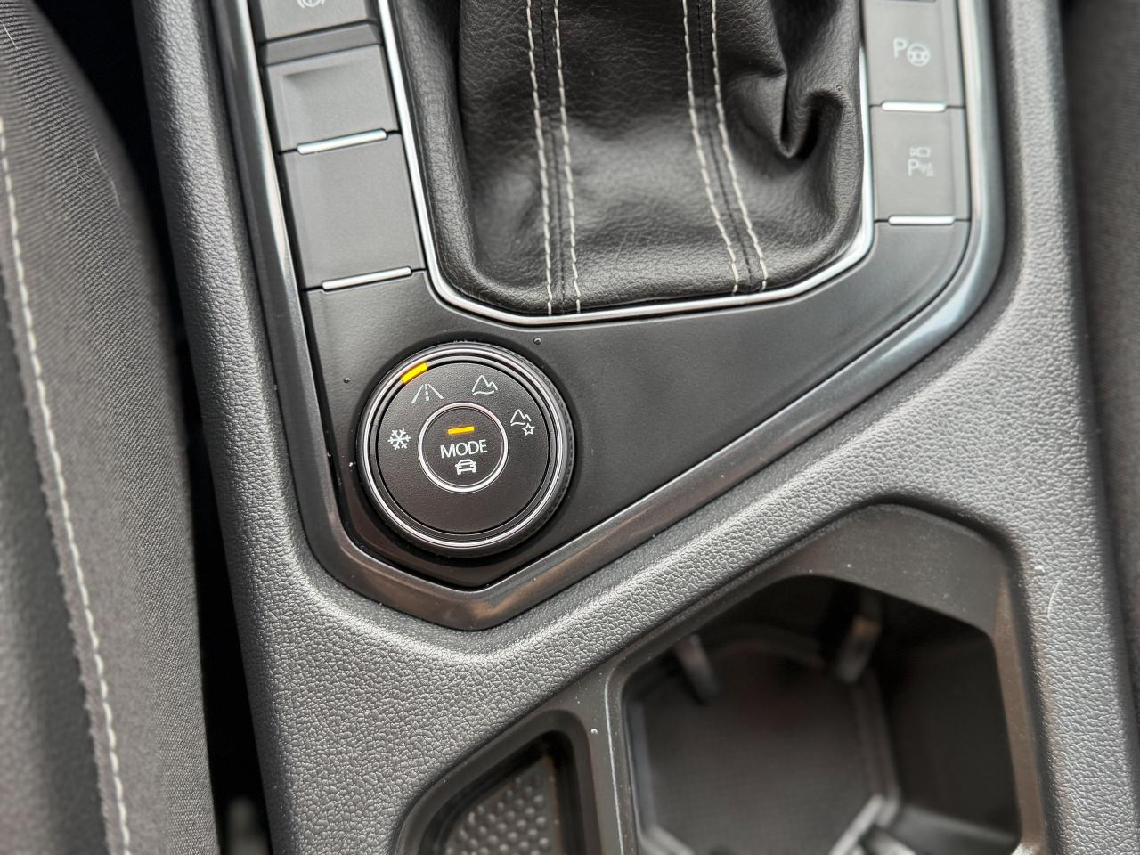 2024 Volkswagen Tiguan Highline R-Line 4MOTION/BSM/NAVI/360 CAMERA/REMOTE Photo