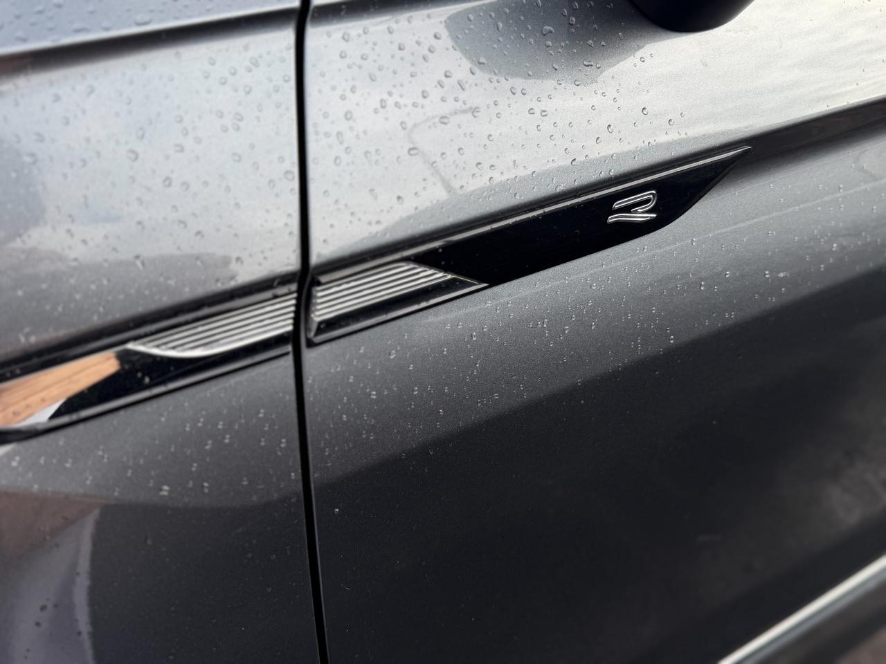 2024 Volkswagen Tiguan Highline R-Line 4MOTION/BSM/NAVI/360 CAMERA/REMOTE Photo