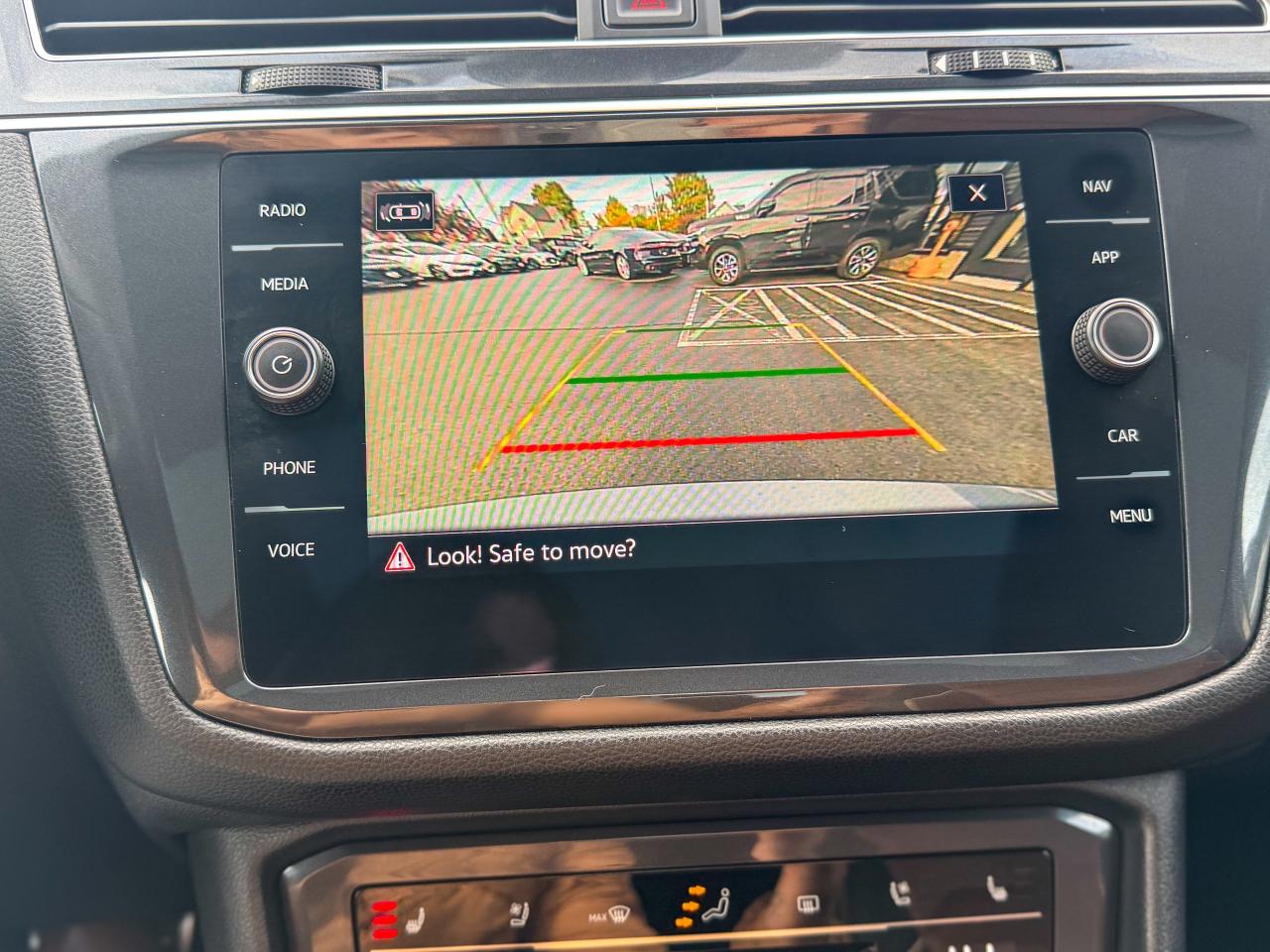 2024 Volkswagen Tiguan Highline R-Line 4MOTION/BSM/NAVI/360 CAMERA/REMOTE Photo