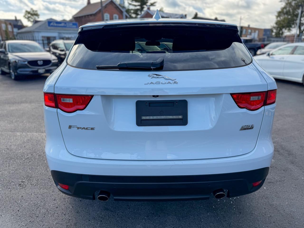 2018 Jaguar F-PACE Prestige 25T-AWD/BSM/NAVI/PANO/CAMERA/LOW KM/2L Photo