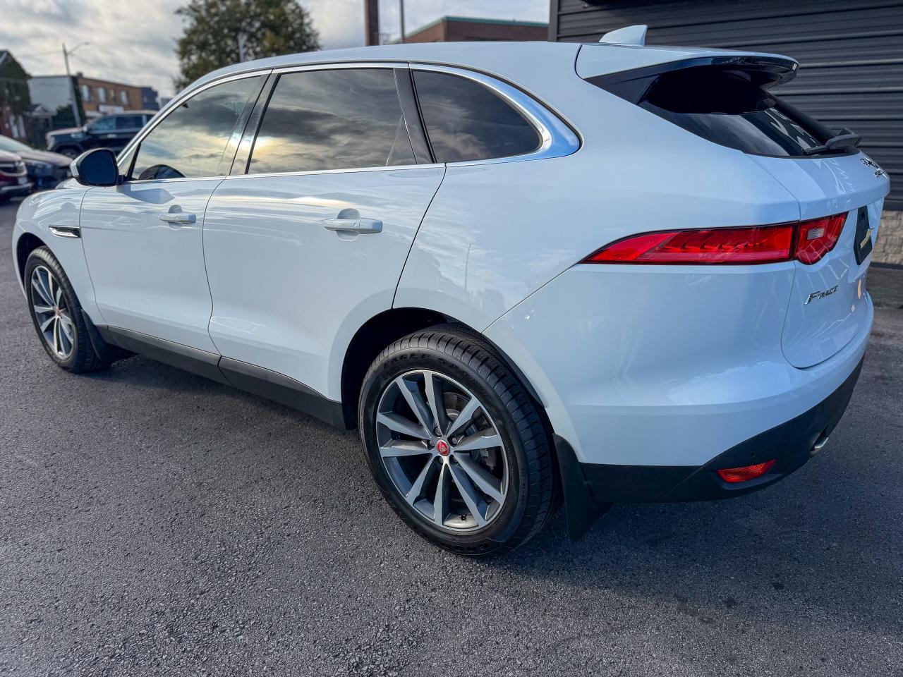 2018 Jaguar F-PACE Prestige 25T-AWD/BSM/NAVI/PANO/CAMERA/LOW KM/2L Photo