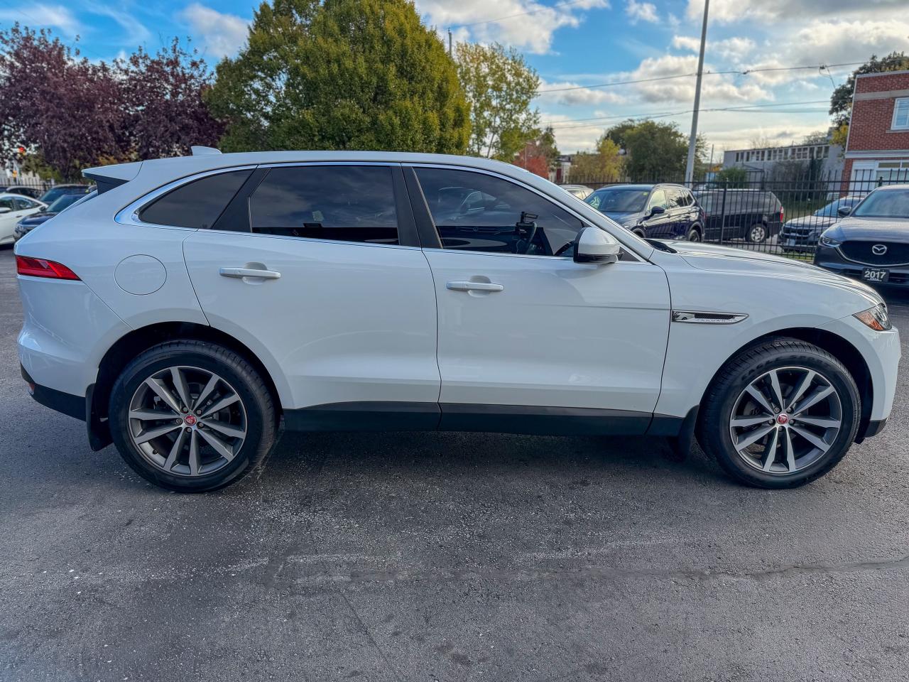 2018 Jaguar F-PACE Prestige 25T-AWD/BSM/NAVI/PANO/CAMERA/LOW KM/2L Photo