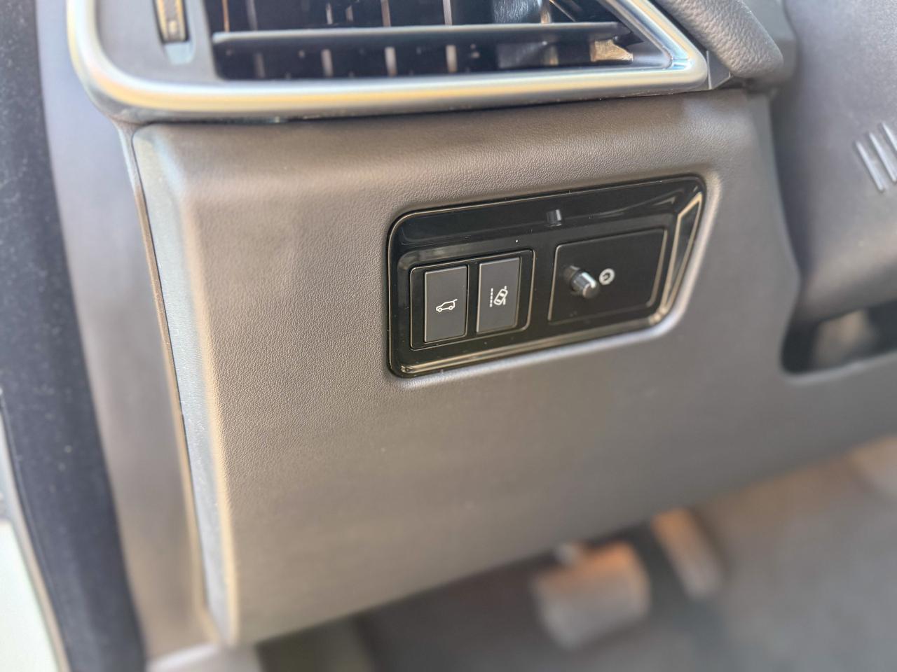 2018 Jaguar F-PACE Prestige 25T-AWD/BSM/NAVI/PANO/CAMERA/LOW KM/2L Photo