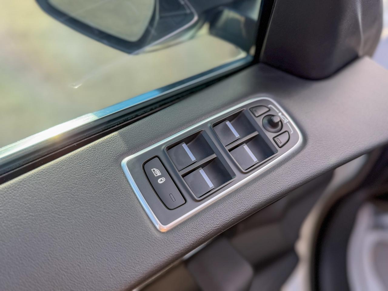 2018 Jaguar F-PACE Prestige 25T-AWD/BSM/NAVI/PANO/CAMERA/LOW KM/2L Photo