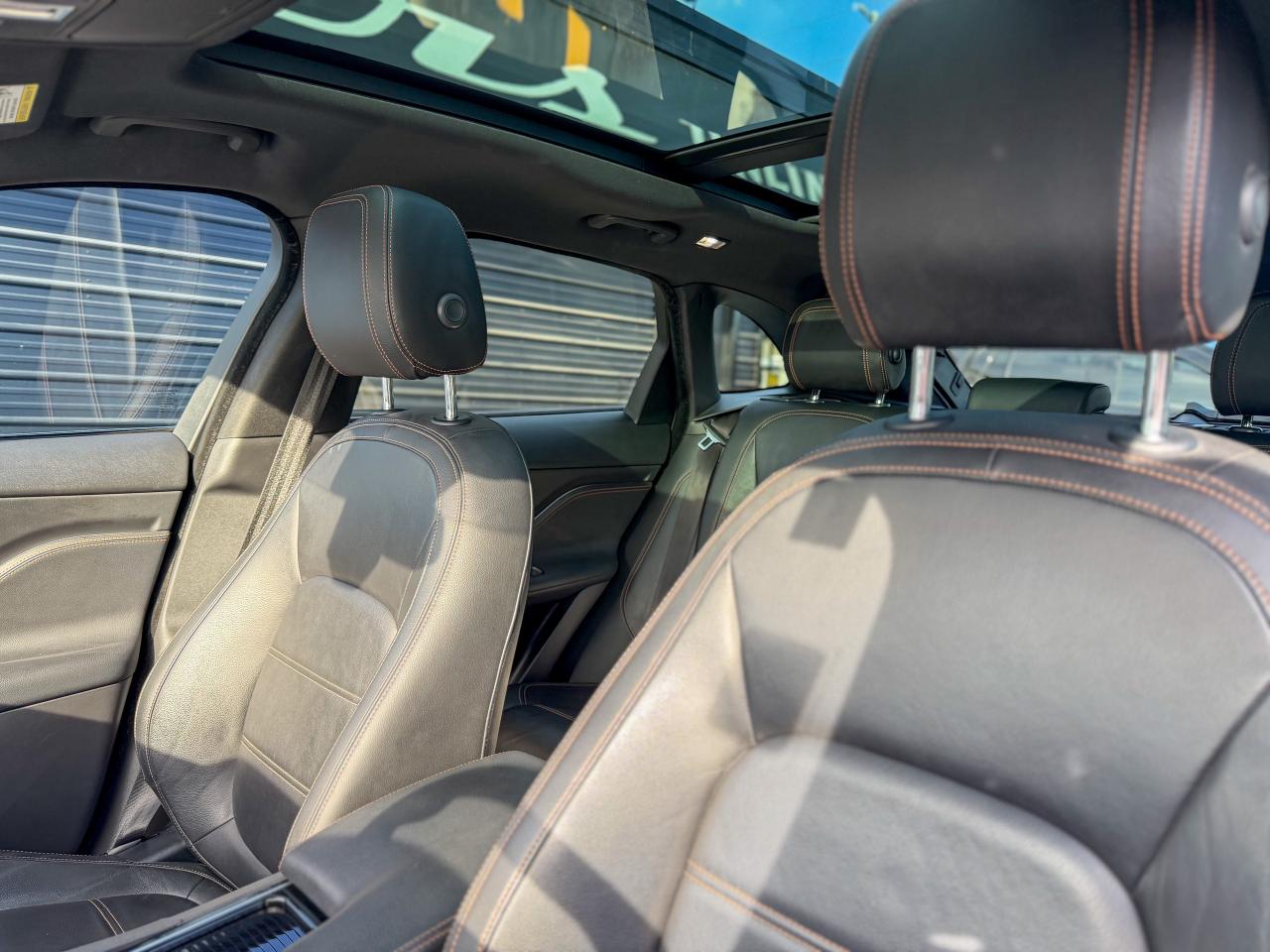 2018 Jaguar F-PACE Prestige 25T-AWD/BSM/NAVI/PANO/CAMERA/LOW KM/2L Photo