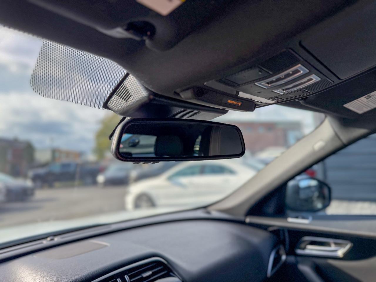 2018 Jaguar F-PACE Prestige 25T-AWD/BSM/NAVI/PANO/CAMERA/LOW KM/2L Photo