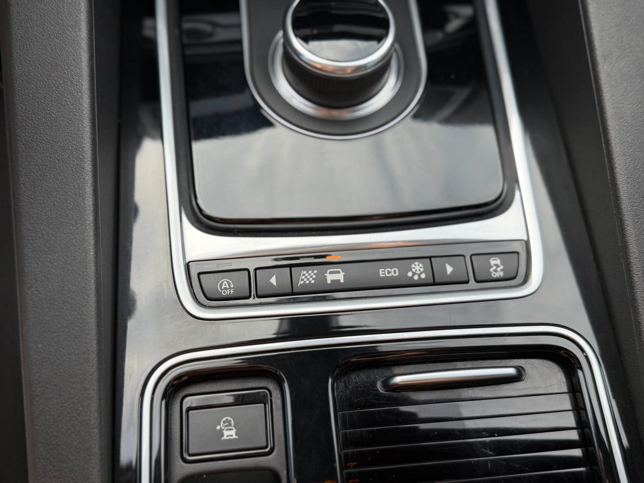 2018 Jaguar F-PACE Prestige 25T-AWD/BSM/NAVI/PANO/CAMERA/LOW KM/2L Photo