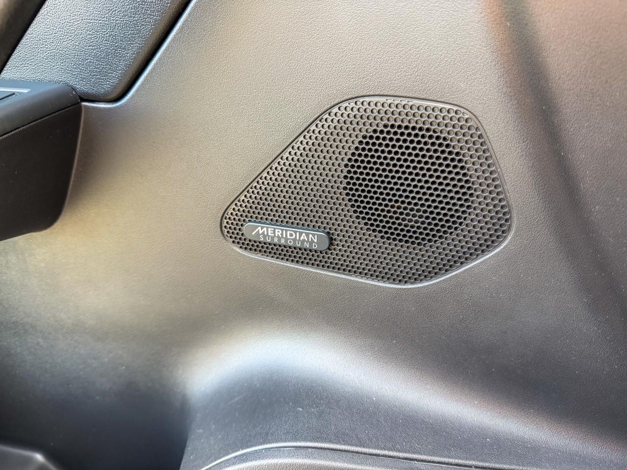 2018 Jaguar F-PACE Prestige 25T-AWD/BSM/NAVI/PANO/CAMERA/LOW KM/2L Photo