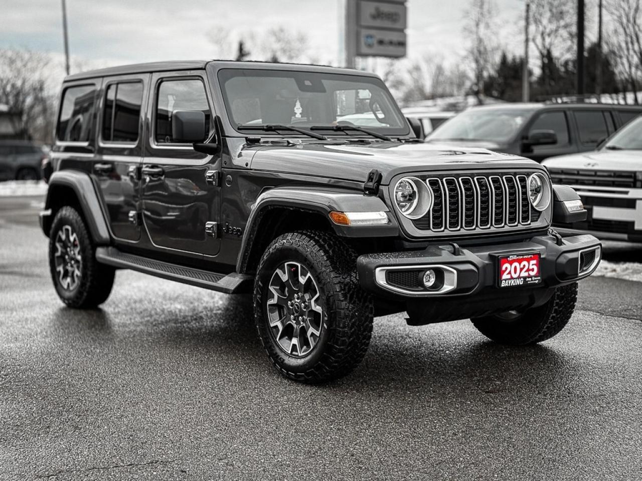 2025 Jeep Wrangler Sahara   SKY TOP   BLINDSPOT   TOW GROUP   ALPINE Photo2