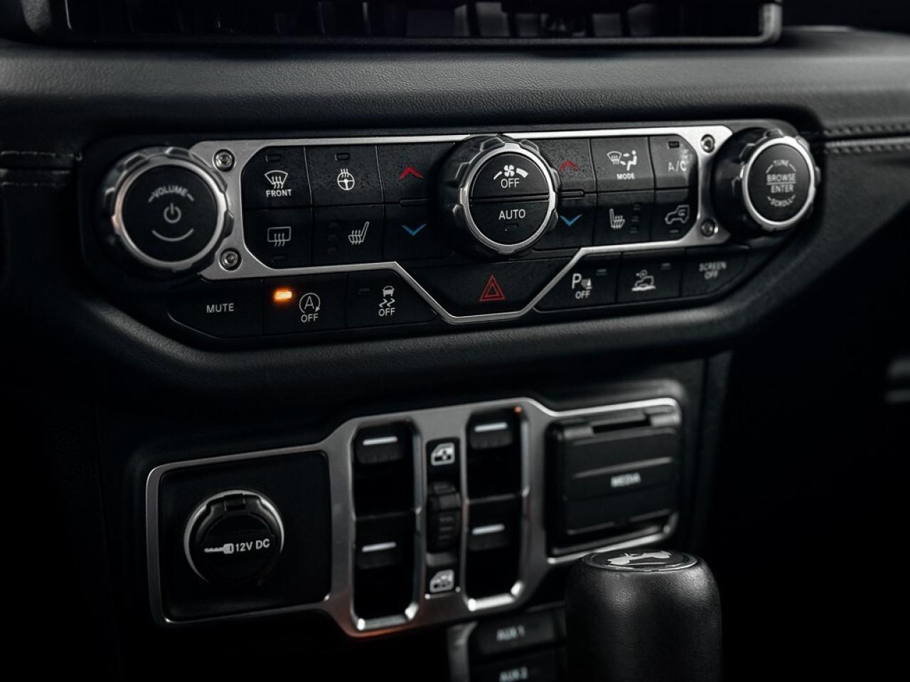 2025 Jeep Wrangler Sahara   SKY TOP   BLINDSPOT   TOW GROUP   ALPINE Photo