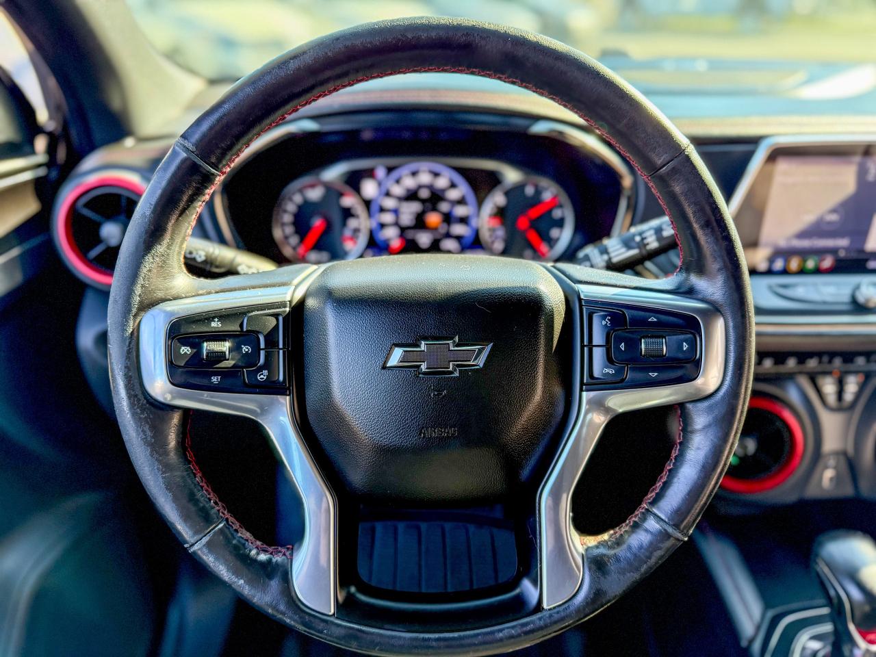 2019 Chevrolet Blazer RS-3.6L/AWD/NAVI/PANO/REMOTE/BSM/BACK UP CAMERA Photo