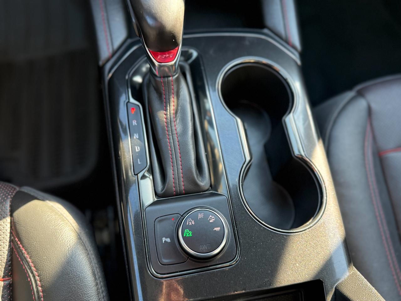 2019 Chevrolet Blazer RS-3.6L/AWD/NAVI/PANO/REMOTE/BSM/BACK UP CAMERA Photo