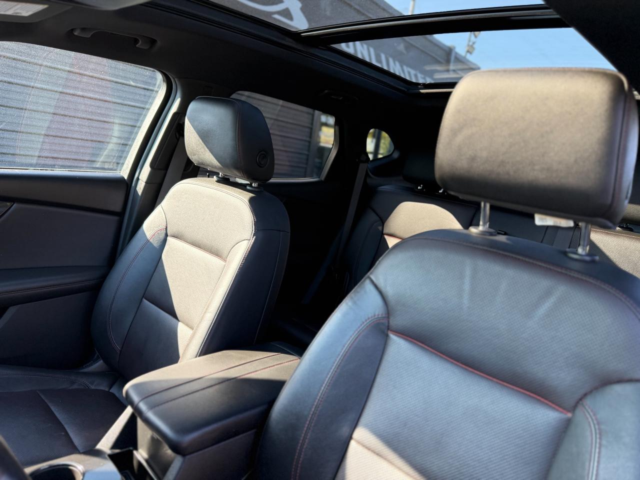 2019 Chevrolet Blazer RS-3.6L/AWD/NAVI/PANO/REMOTE/BSM/BACK UP CAMERA Photo