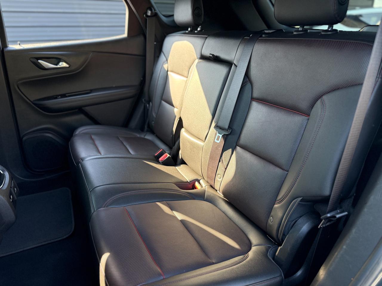 2019 Chevrolet Blazer RS-3.6L/AWD/NAVI/PANO/REMOTE/BSM/BACK UP CAMERA Photo