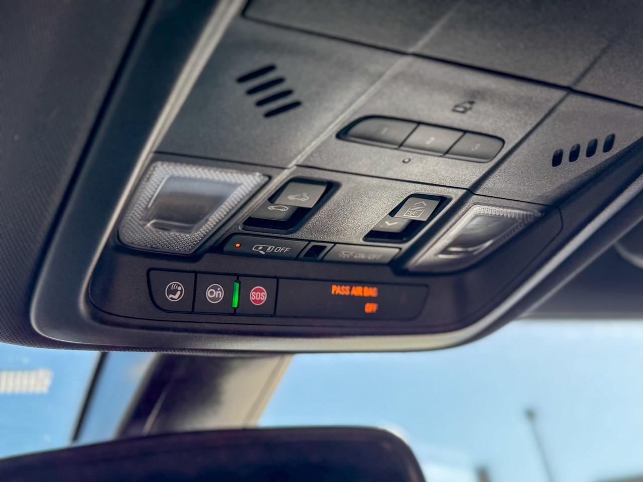 2019 Chevrolet Blazer RS-3.6L/AWD/NAVI/PANO/REMOTE/BSM/BACK UP CAMERA Photo