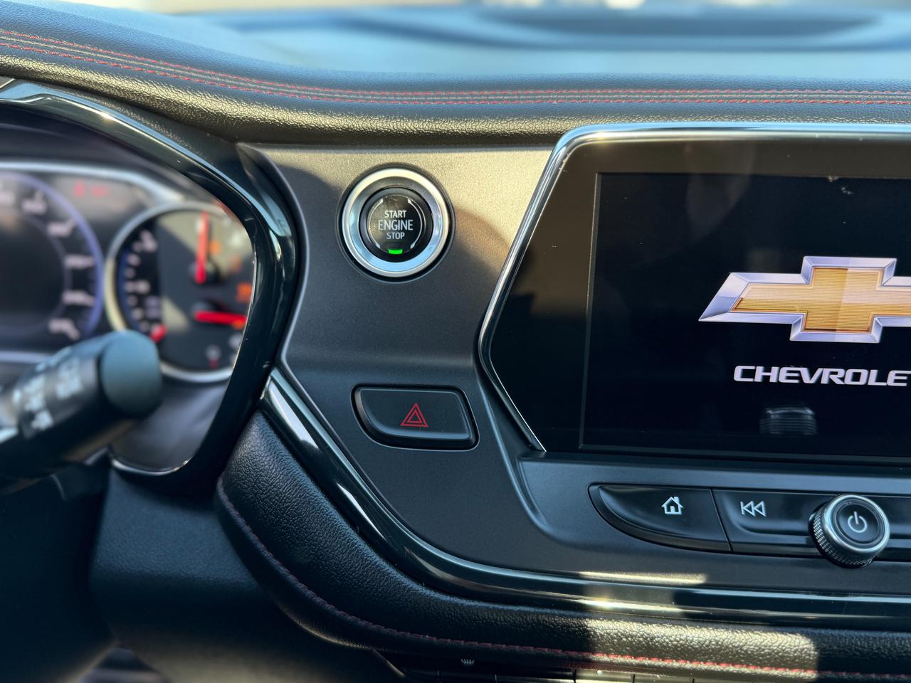 2019 Chevrolet Blazer RS-3.6L/AWD/NAVI/PANO/REMOTE/BSM/BACK UP CAMERA Photo